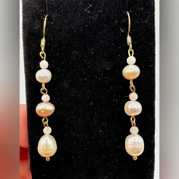 2.5” freshwater pearl, moonstone beaded, gold over 925 hook dangle earrings! - Picture 4 of 15